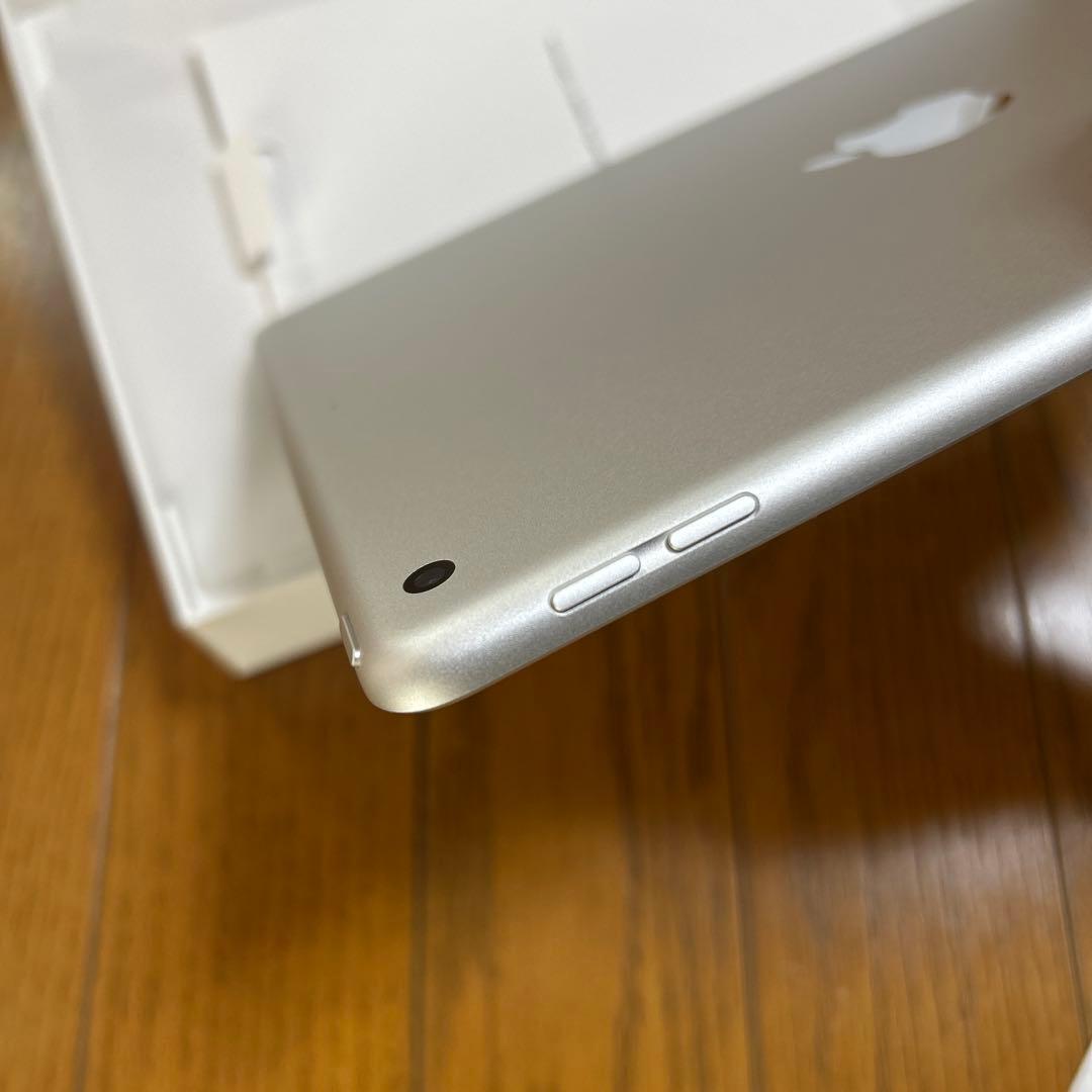 美品！Apple iPad 第9世代 64GB Wi-Fiモデル 10.2