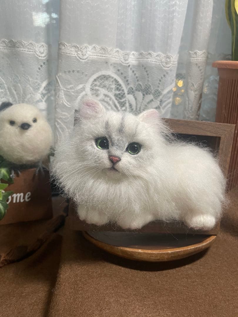 羊毛フェルト　猫　チンチラシルバーちゃんBOX型フレーム