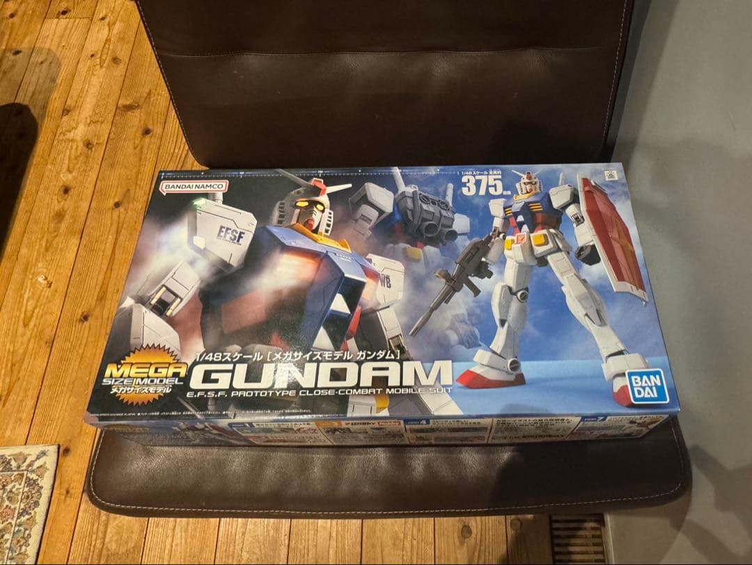 シフォンBANDAI GUNDAM 1/48 MEGAサイズプラモデル