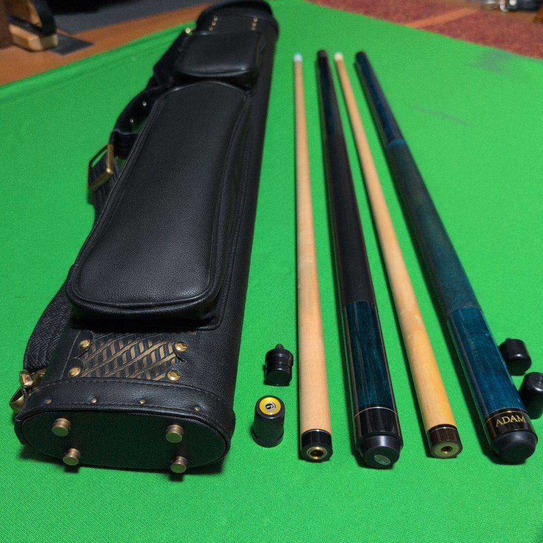 2×4キューケース、プレイキュー、アダムのジャンプ&ブレイクキューです。