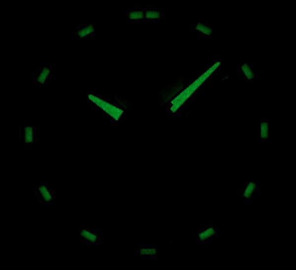 逆輸入カシオEDIFICE新品メンズ腕時計100m防水クロノグラフ日本未発売