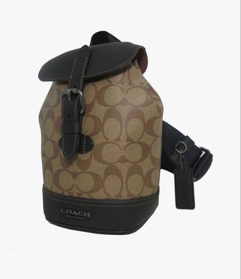 COACH ロゴ入りバックパック
