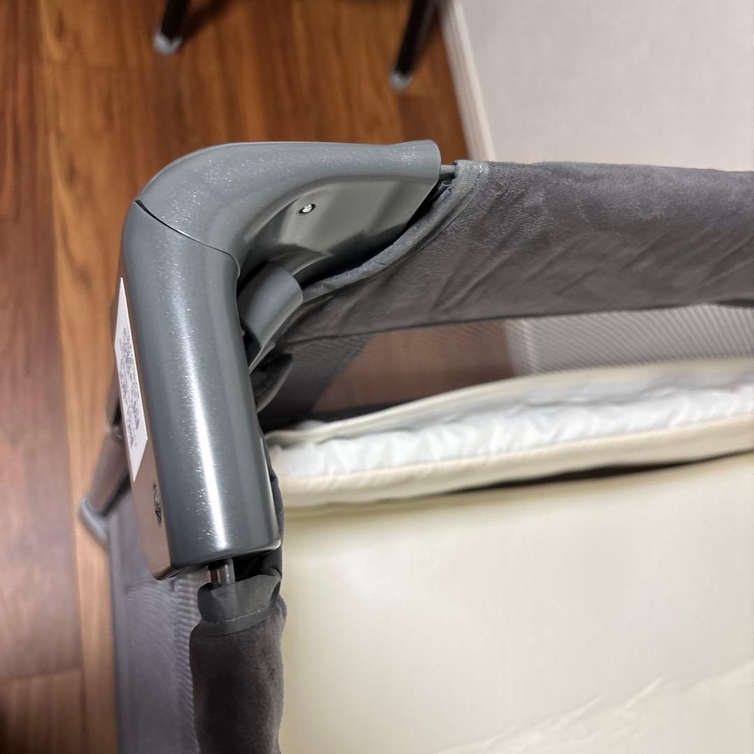 ココネルエアープラス　Aprica グレー　ベビーベッド