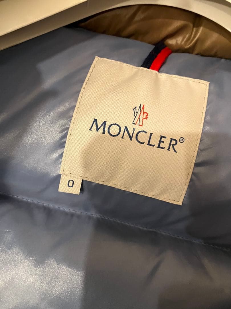 Moncler ダウンジャケット