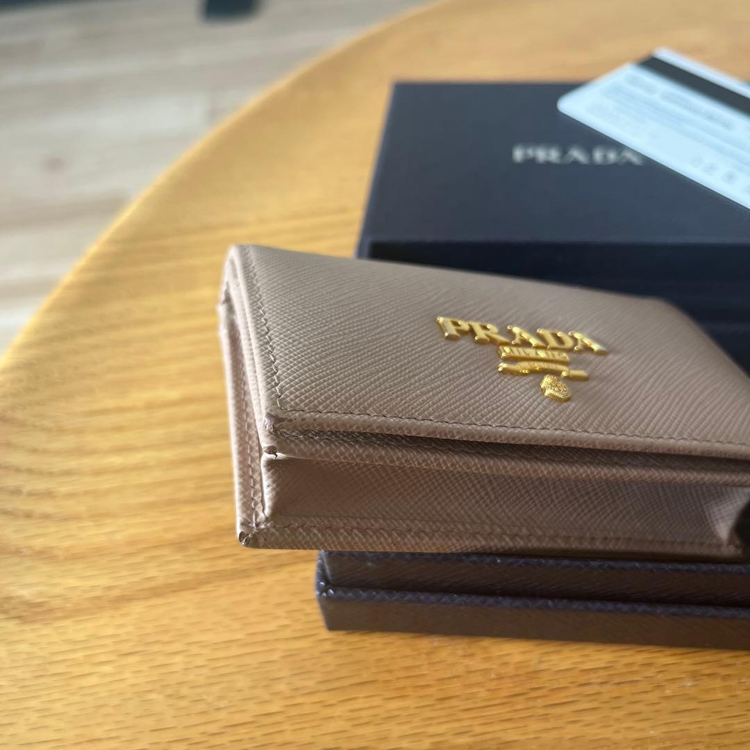 PRADA サフィアーノレザー 名刺入れ ピンクベージュ