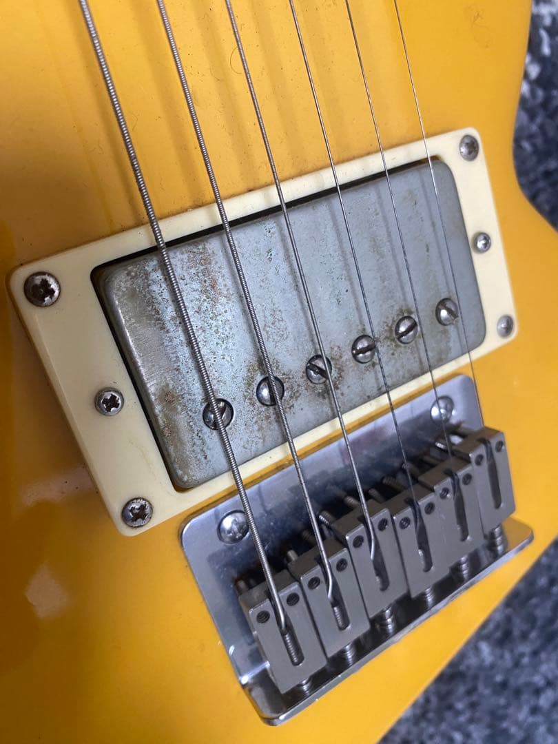 ROCKSON イエロー　チキータレプリカ　バックトゥザ・フューチャー