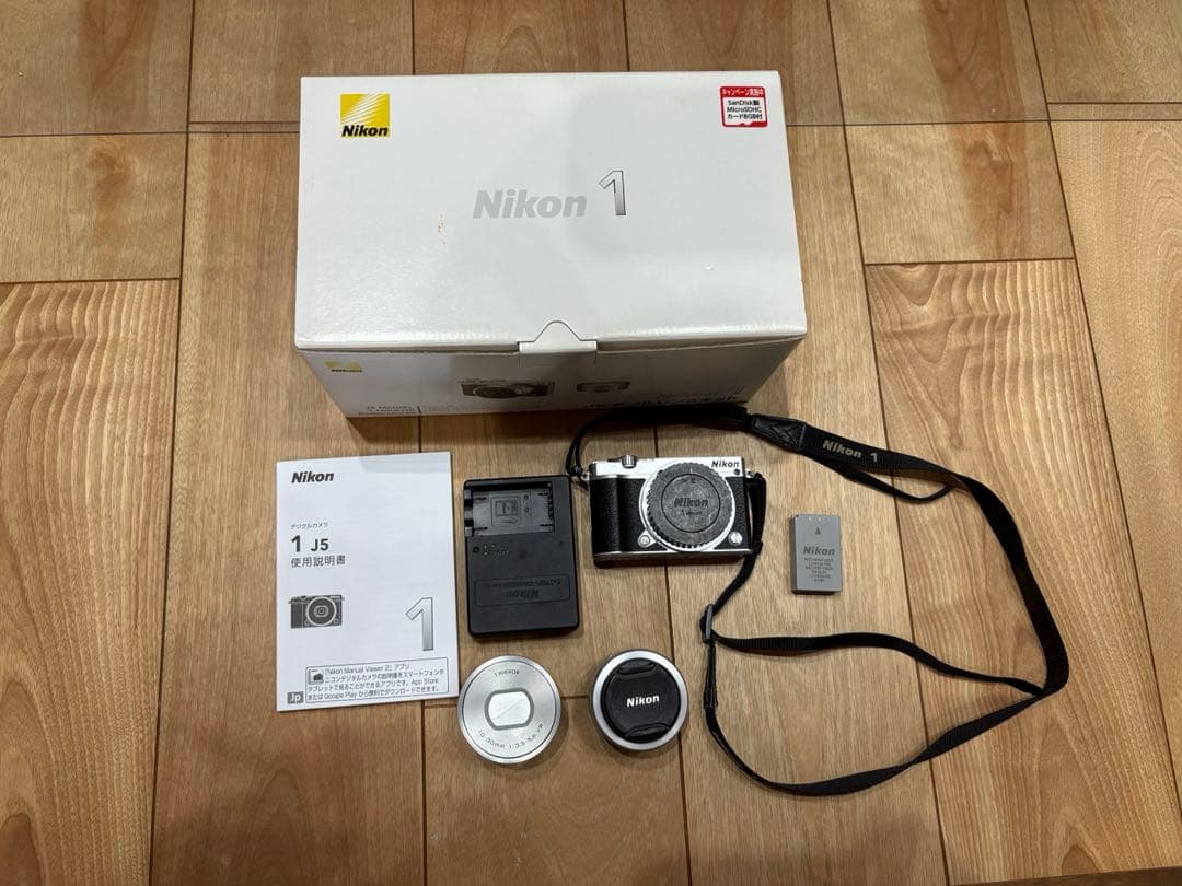 Nikon 1 J5 ダブルレンズキット　ジャンク品
