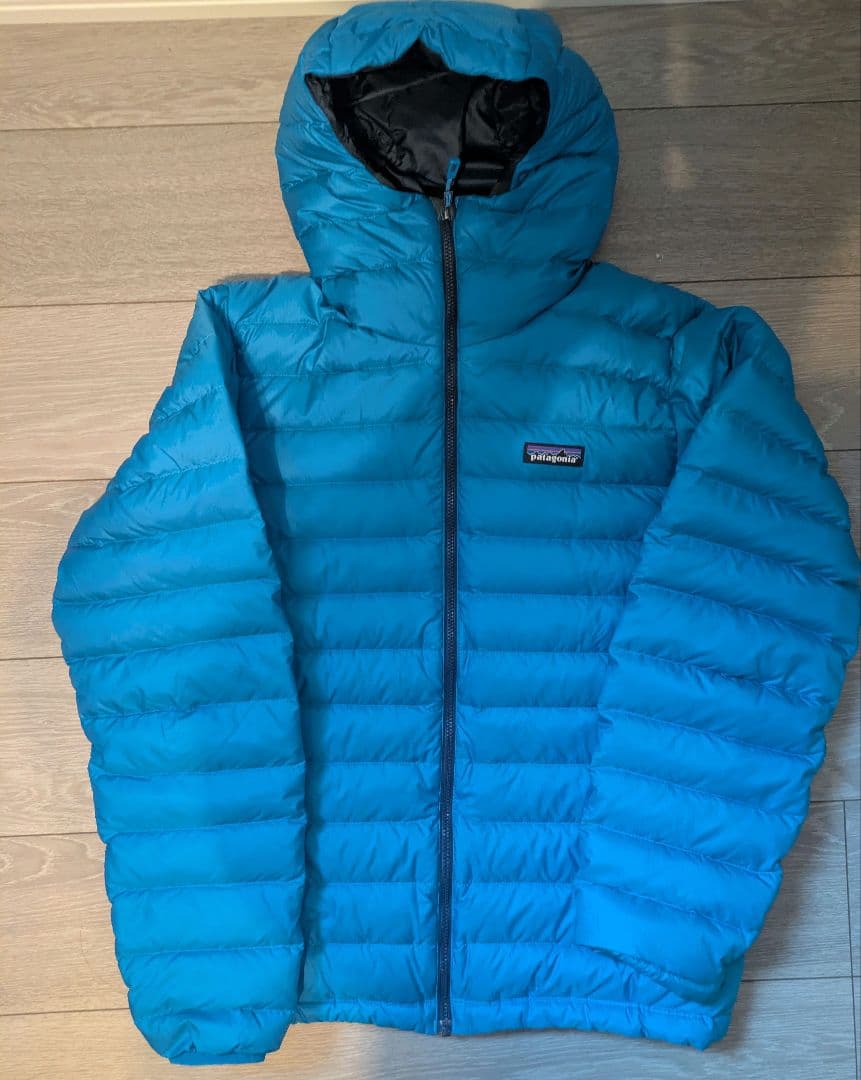 Patagonia　ダウンセーターフーディ　ブルー