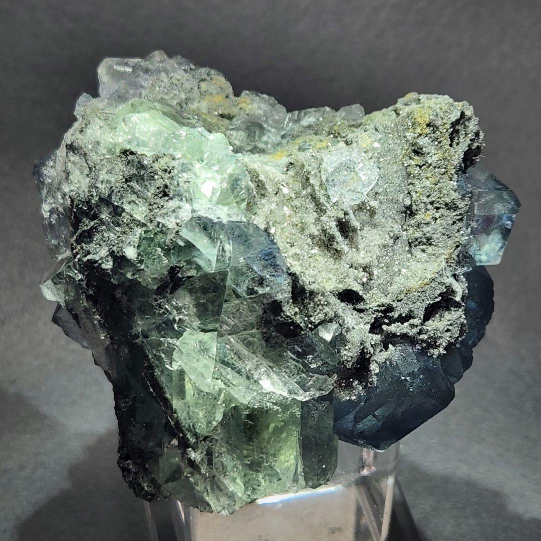 高品質✨フローライト母岩付き結晶原石