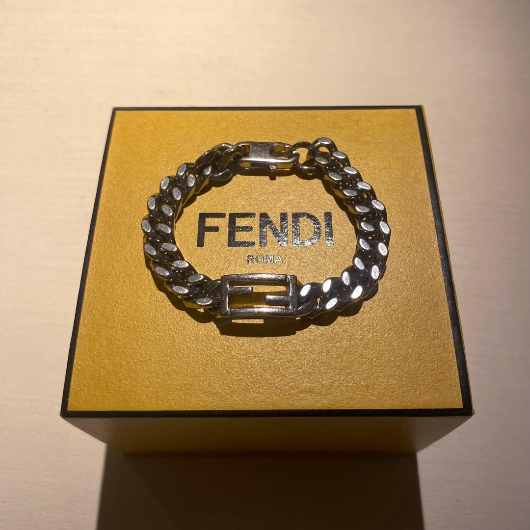 FENDI シルバー チェーンブレスレット