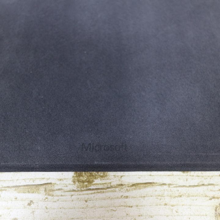 白黒surface pro7+ Corei5 Office