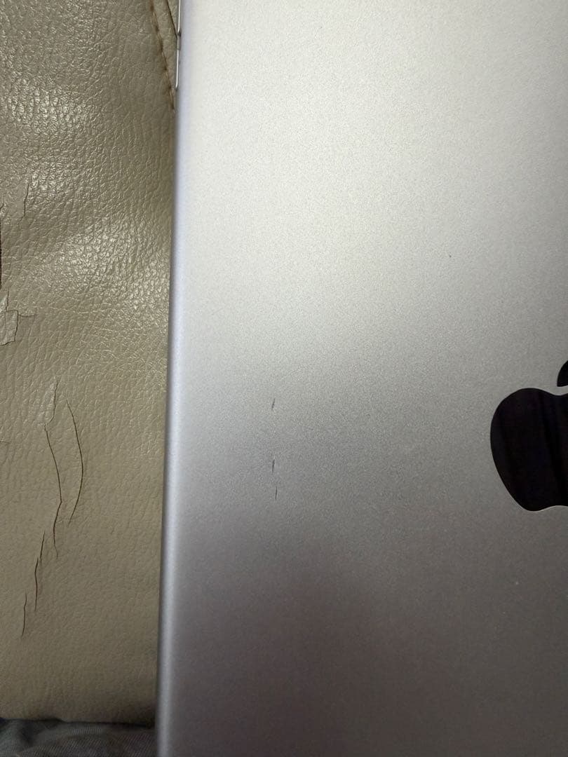 特価 ☆Apple iPad☆ 第7世代 Wi-Fi＋Cellular 32gb