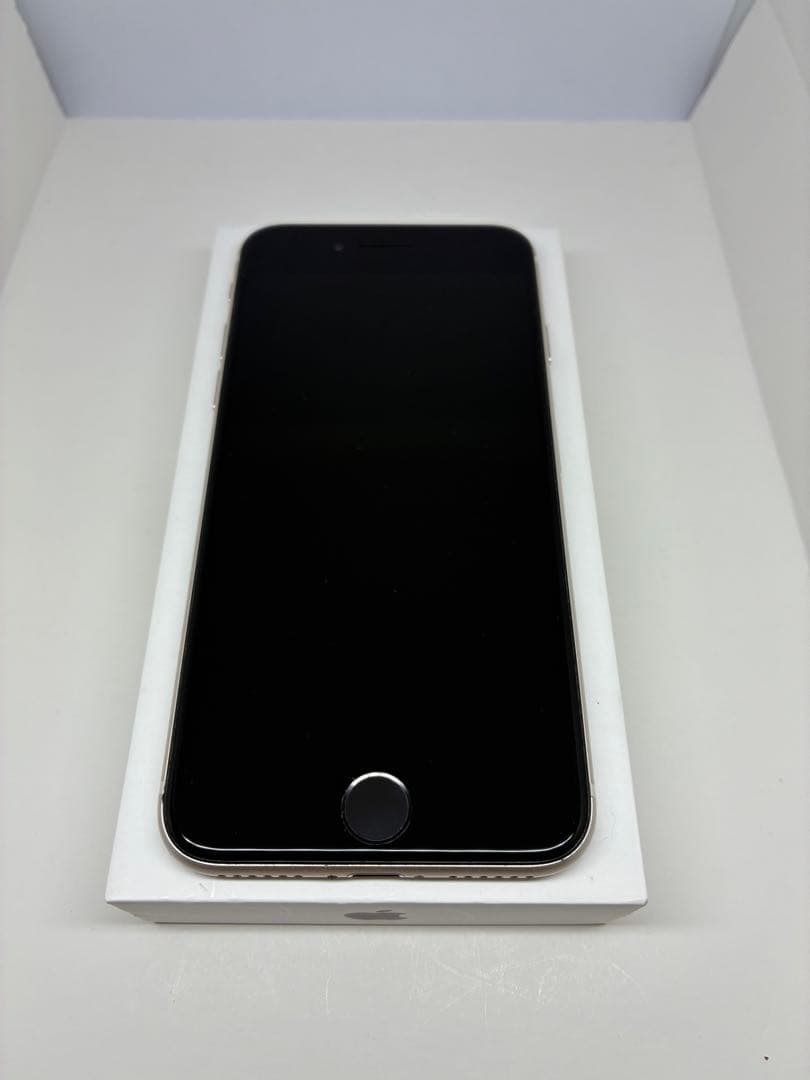 【美品】　iPhoneSE3 64GスターライトSIMフリー　新品バッテリー