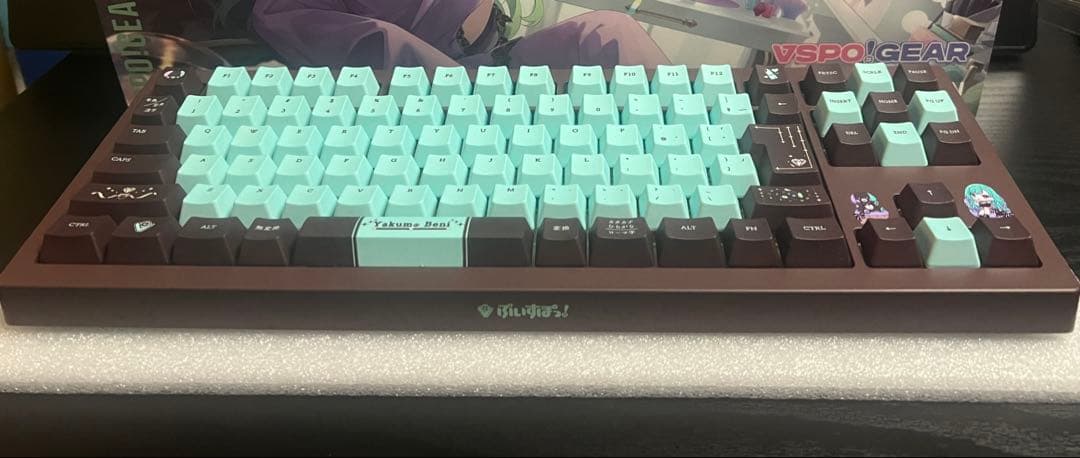 VSPO!GEAR ゲーミングキーボード 八雲べに
