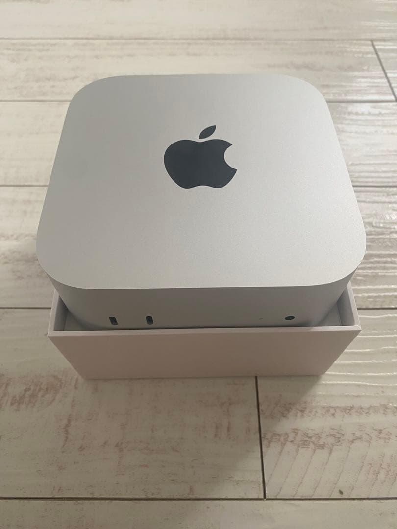 ほぼ未使用　美品M4 Mac mini 16GB 256GBSSD