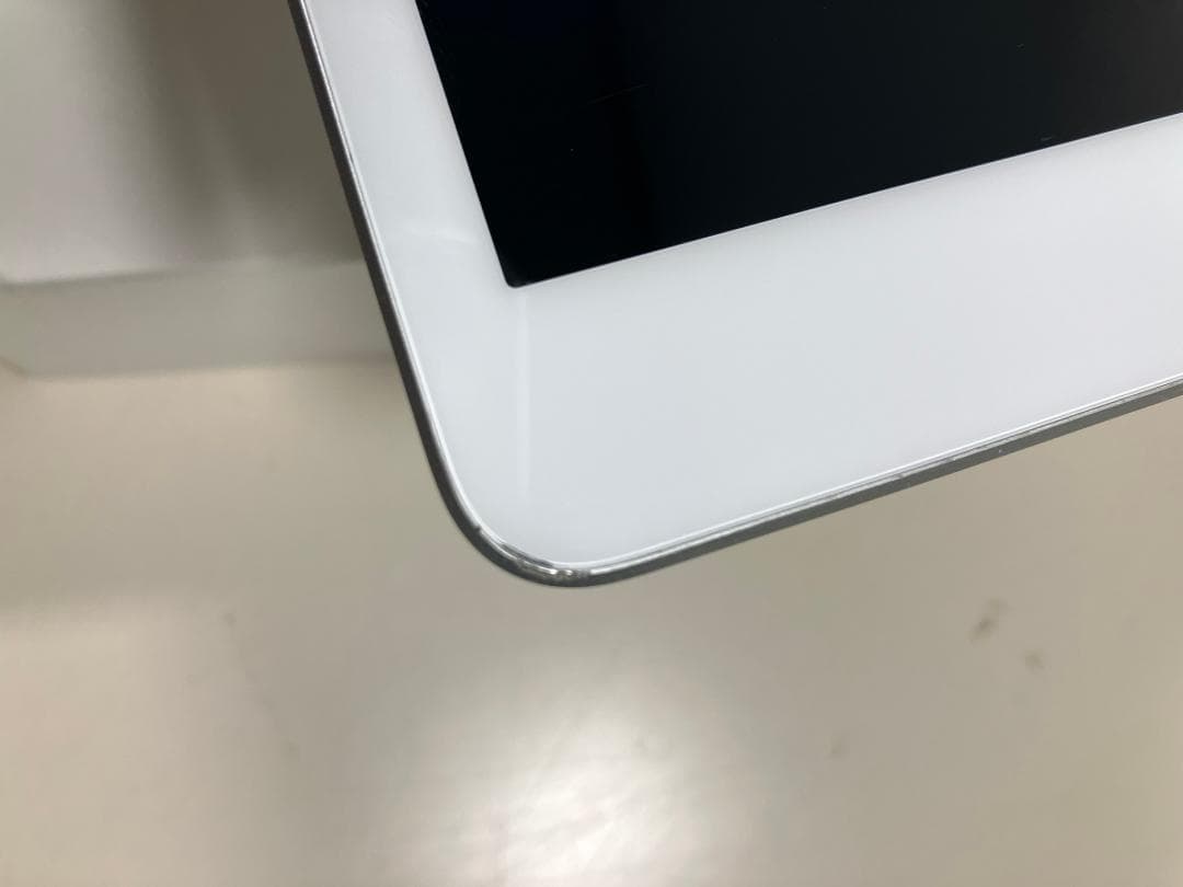 iPad 第8世代　128GB シルバー　Wi-Fiモデル　カバーガラス付