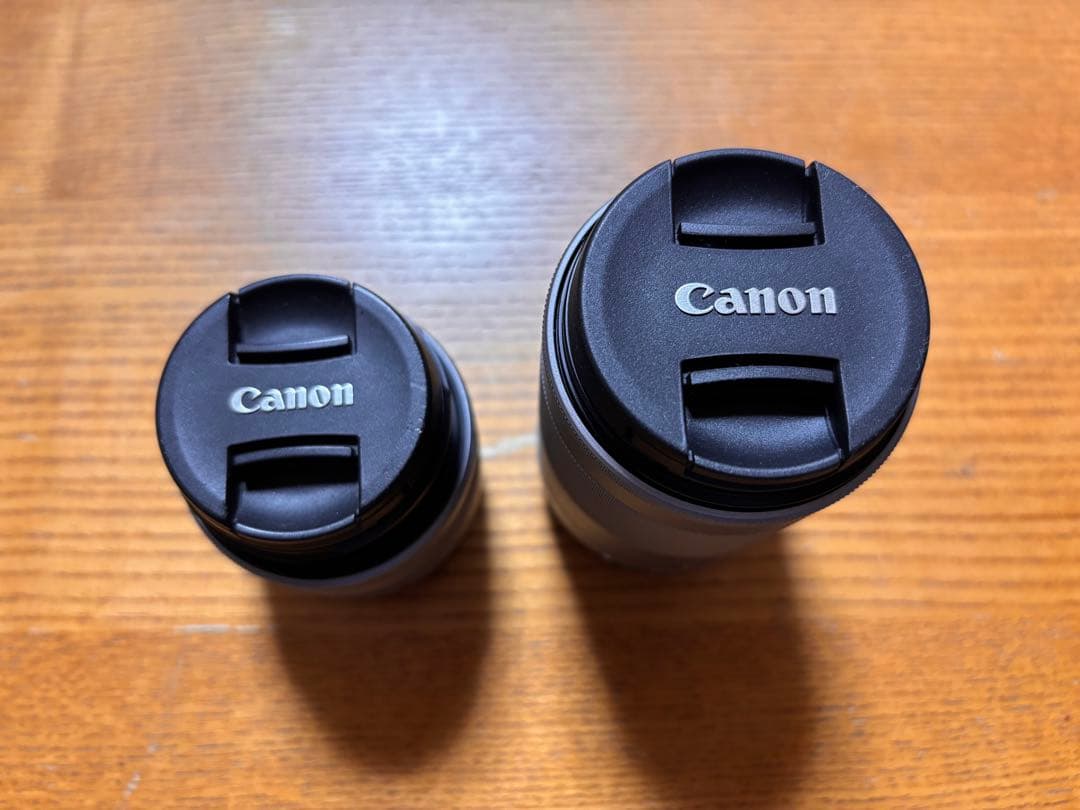Canon EOS Kiss M ダブルズームキット　専用箱あり