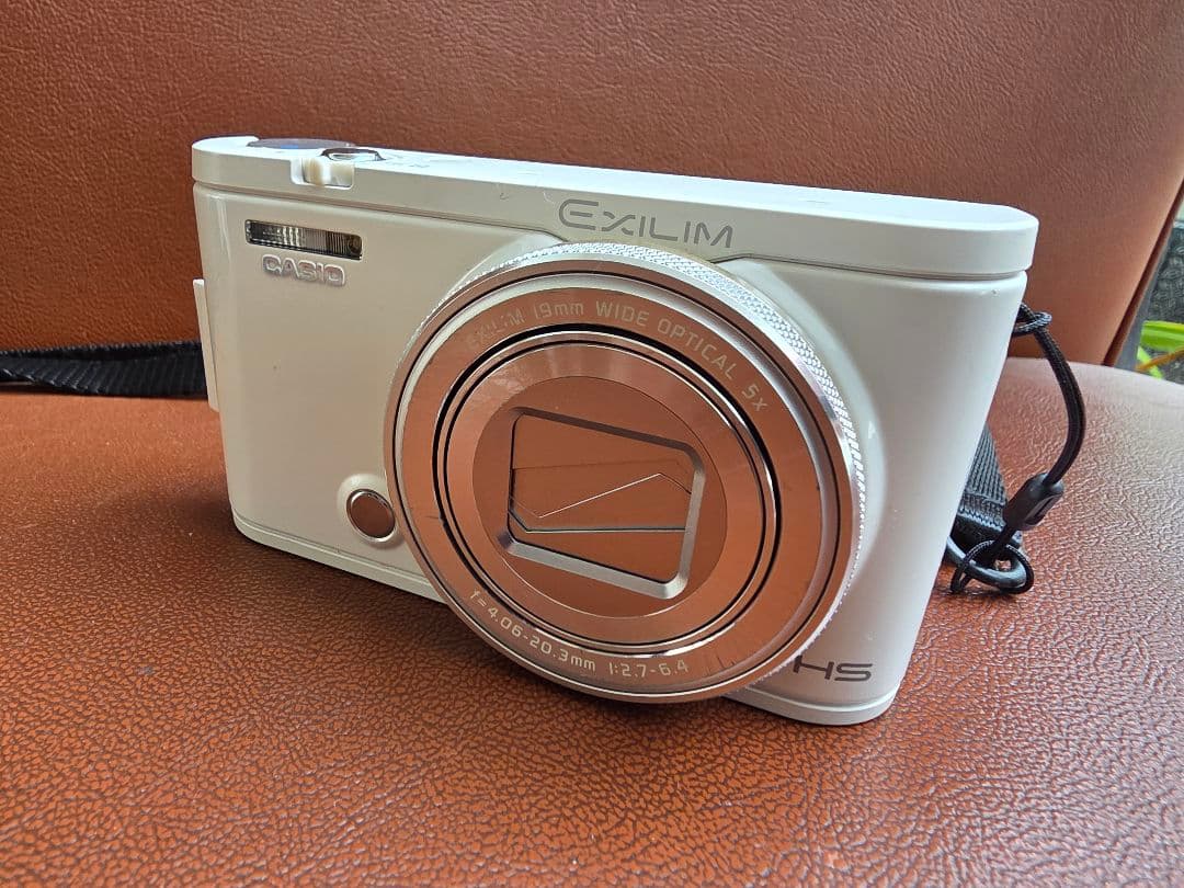 EX-ZR4100 ホワイト エクシリム　充電池(NP130A未開封)付き