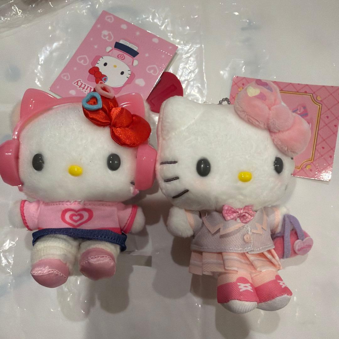 サンリオ学園　きらめき部　マスコットホルダー　制服　ハローキティ