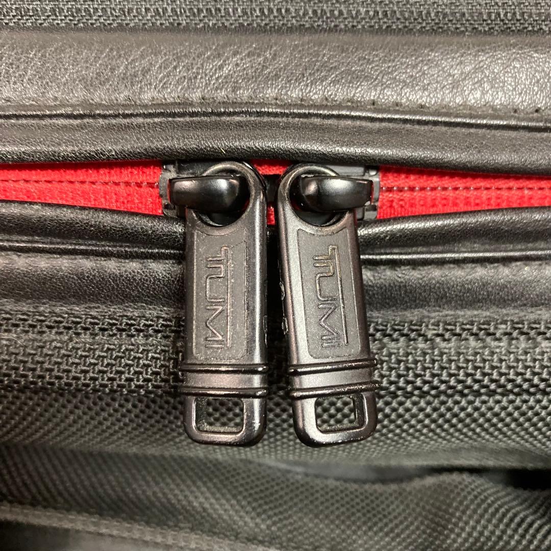 トゥミ　TUMI　ビジネスバッグ　2way　日本限定　黒　2層式　ブリーフケース