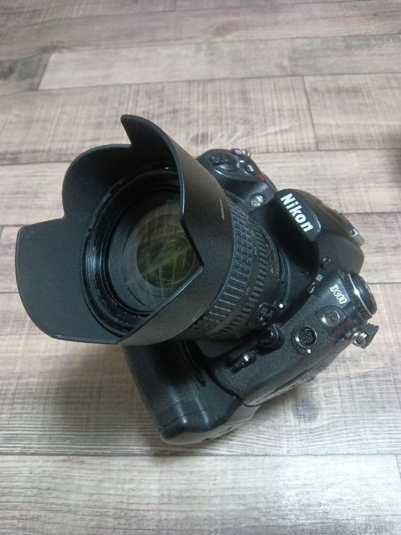 Nikon D700 人気再燃中　極美品　D300他おまけ多数