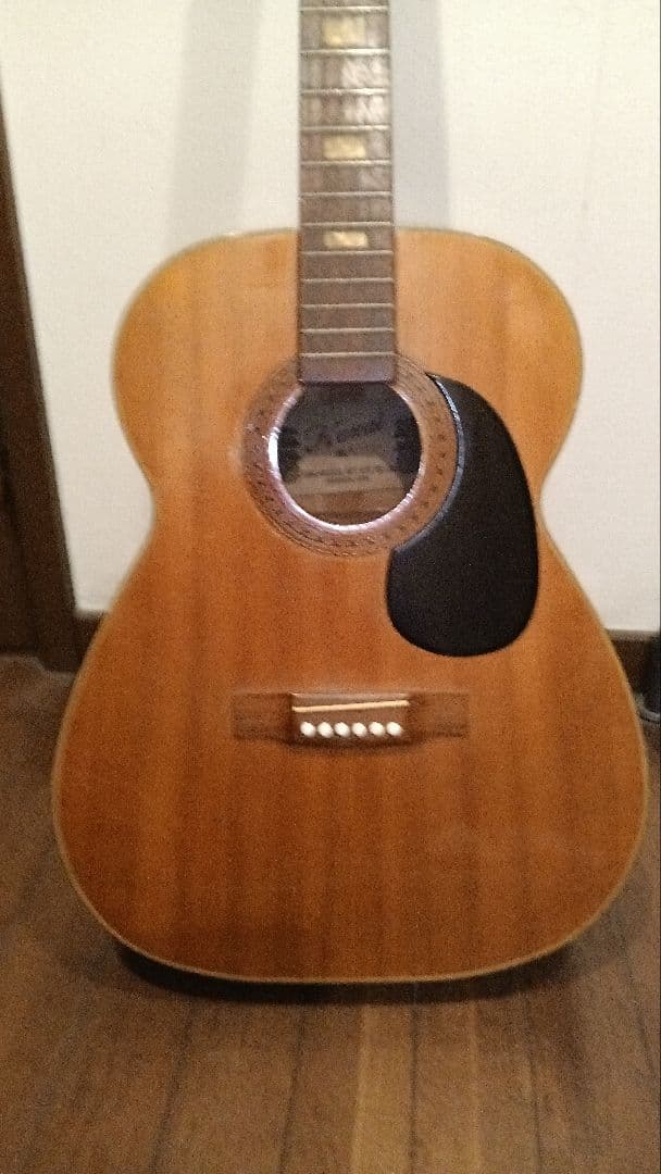 お値下げしました。 カワイ・アコースティックギター F100 ビンテージ激レア物