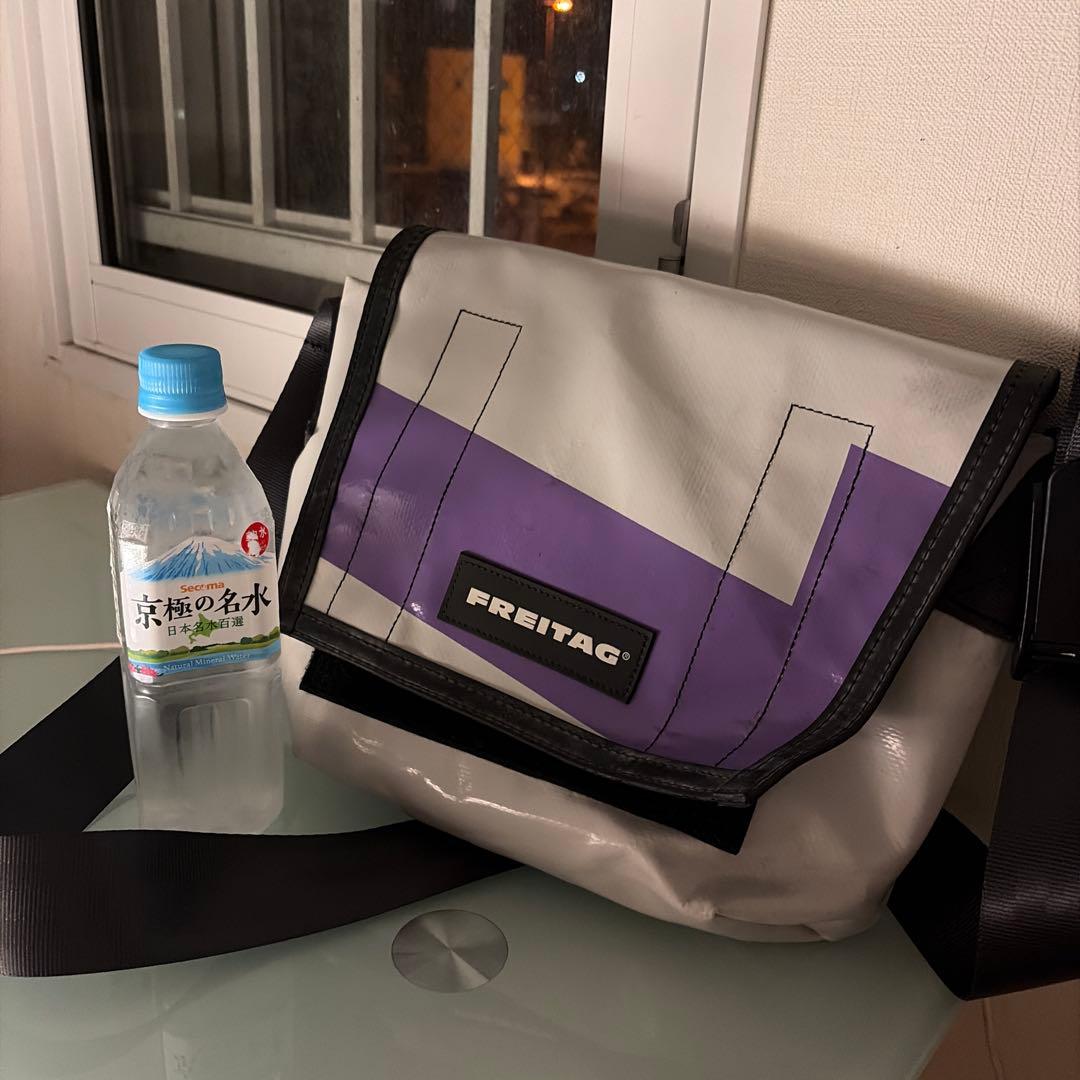 キョmomo FREITAG メッセンジャーバッグ ホワイト/パープル