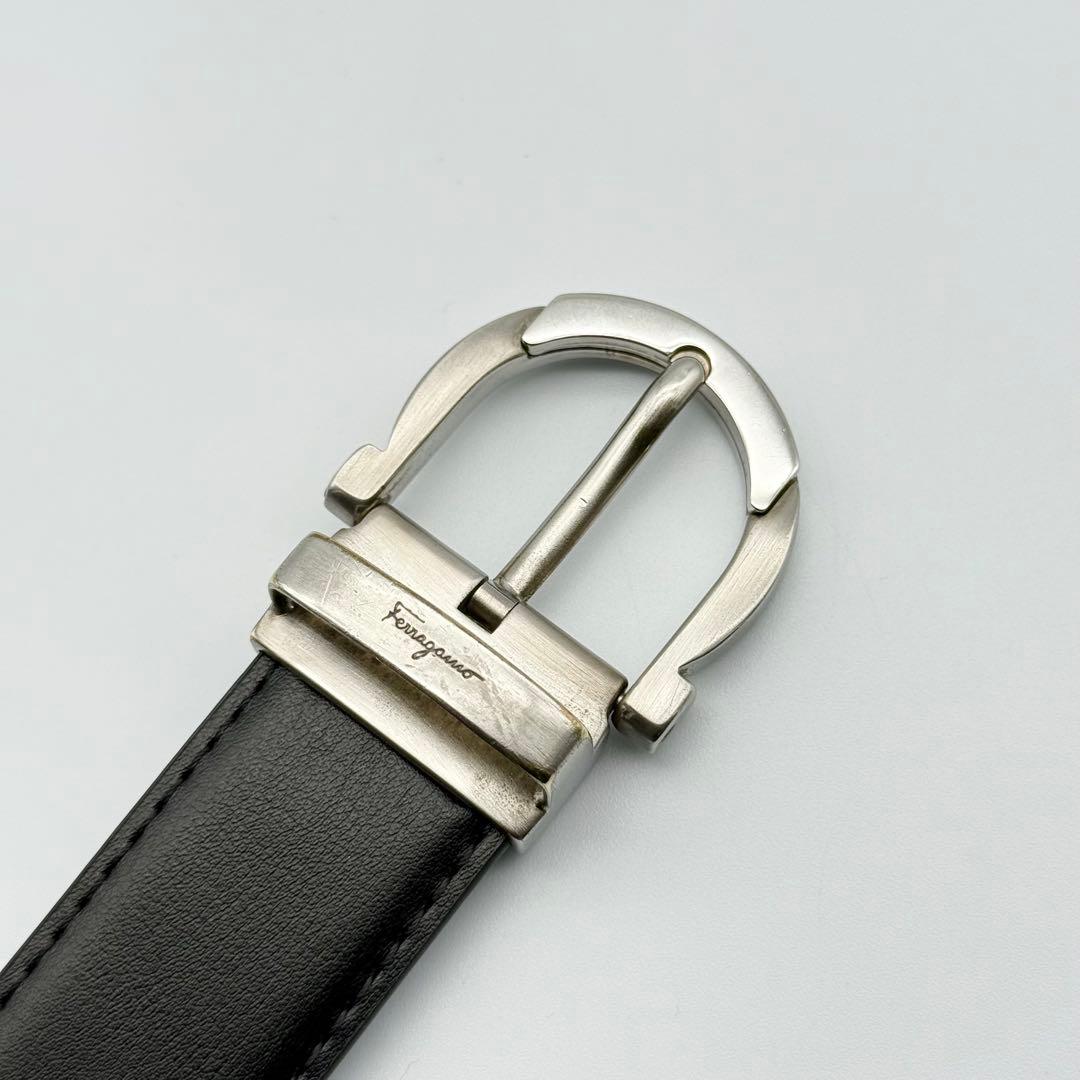 ✨良品✨フェラガモ ベルト ビジネス ガンチーニ シルバー金具 ロゴ刻印 メンズ