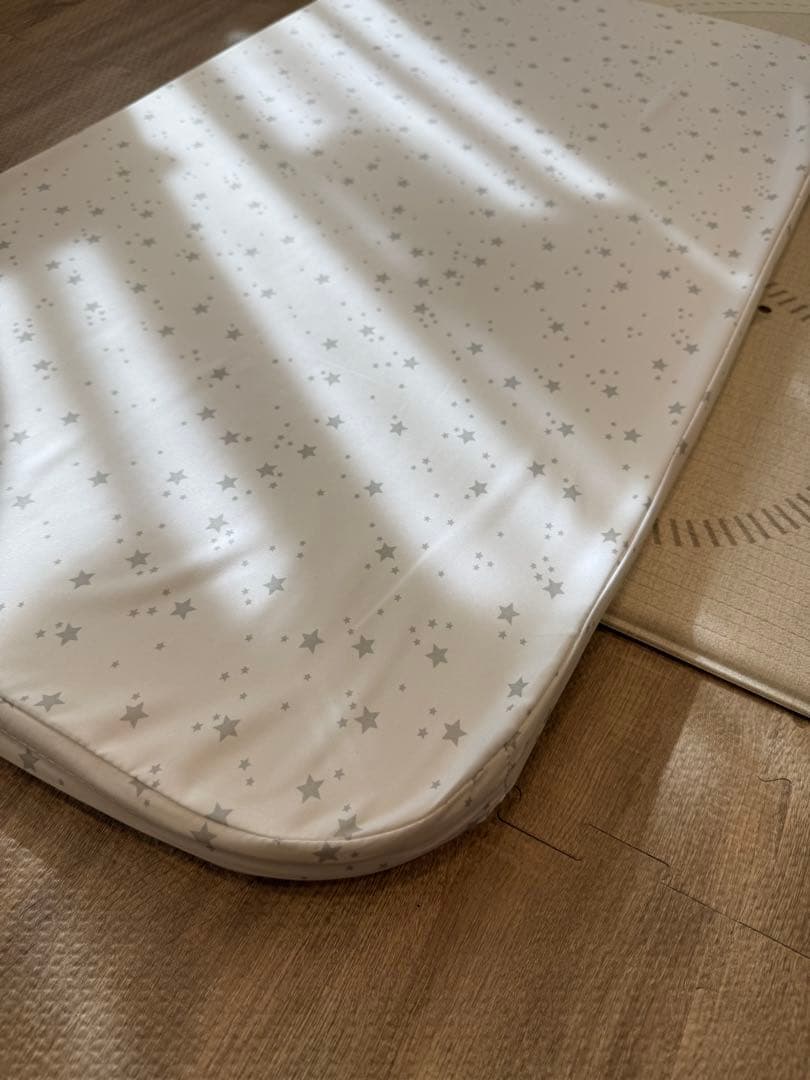 〈直接お渡し〉カーキ ベビーベッド 2025年モデル