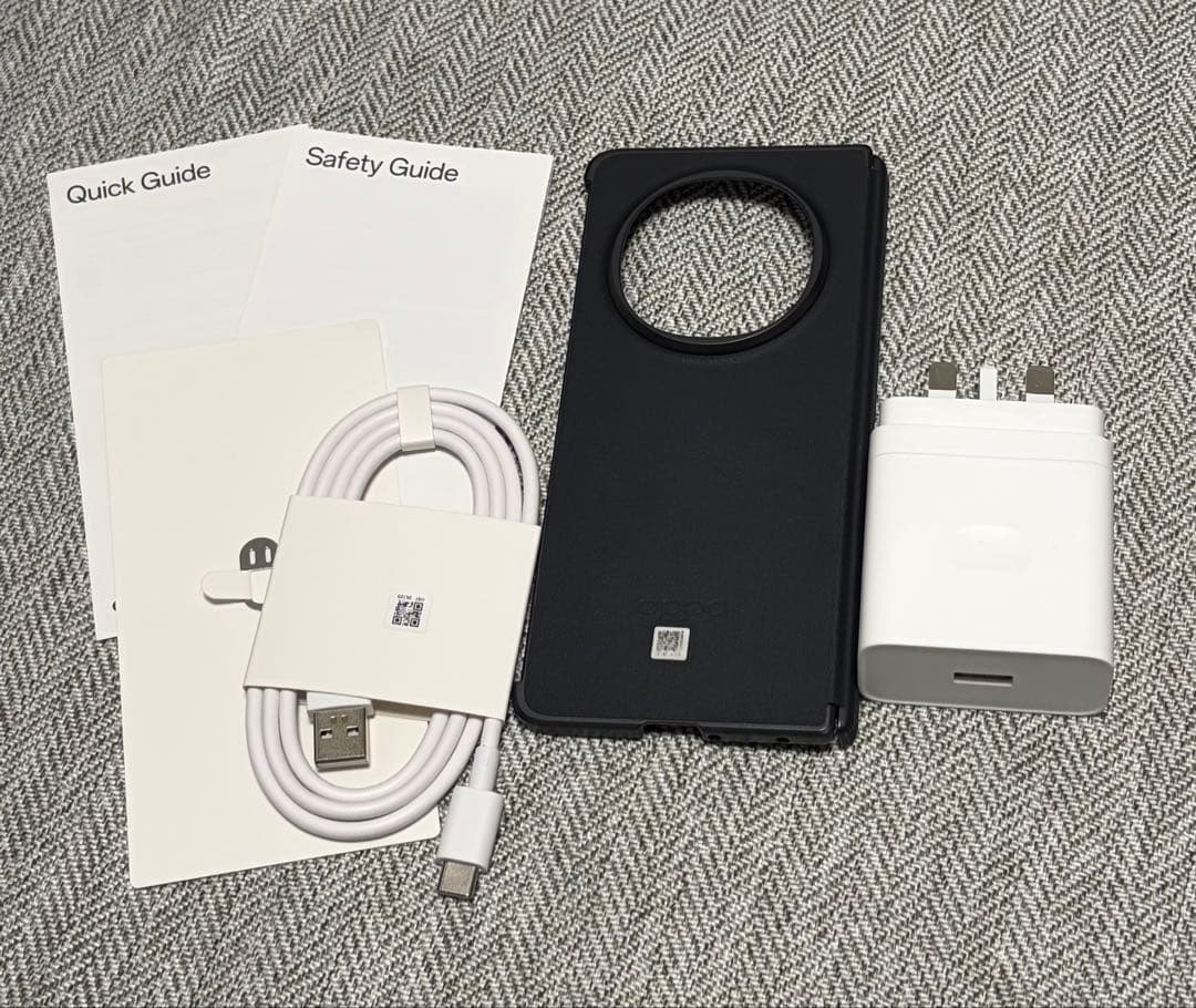 美品 OPPO Find N5グローバル版 512GB ブラック 新品ケース付き