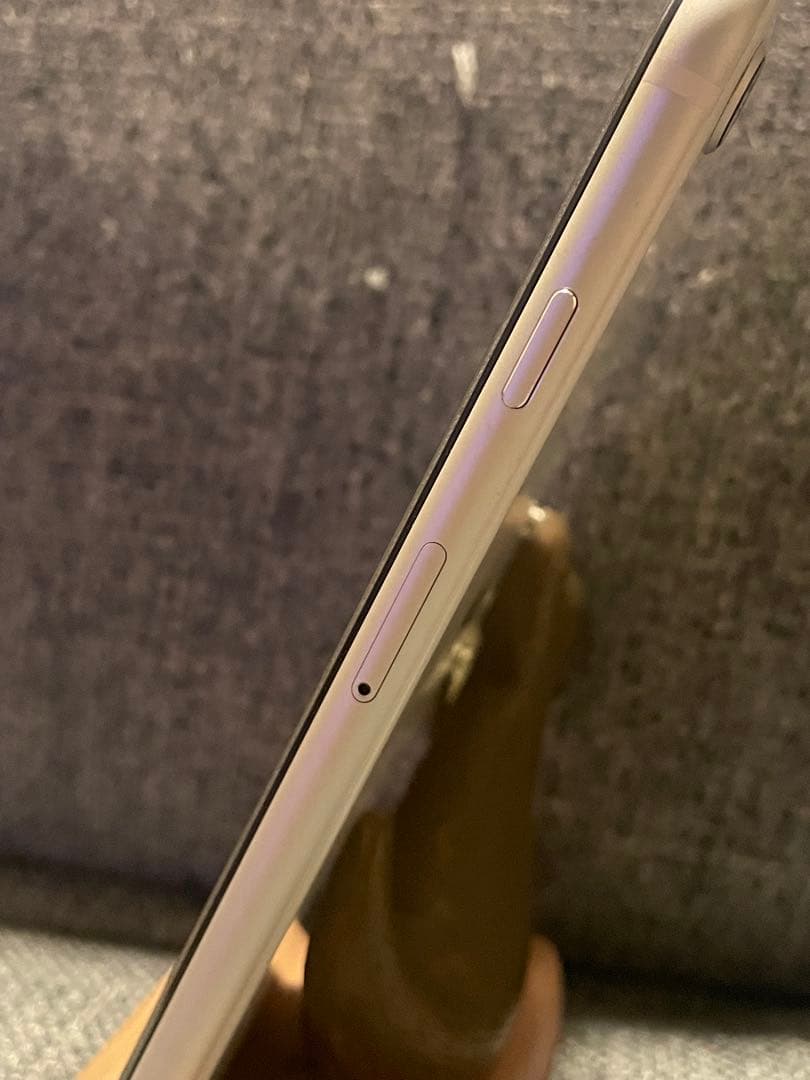 Apple iPhone SE２　ホワイト本体