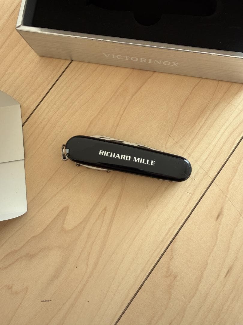 RICHARD MILLE リシャールミル VICTORINOX ノベルティ