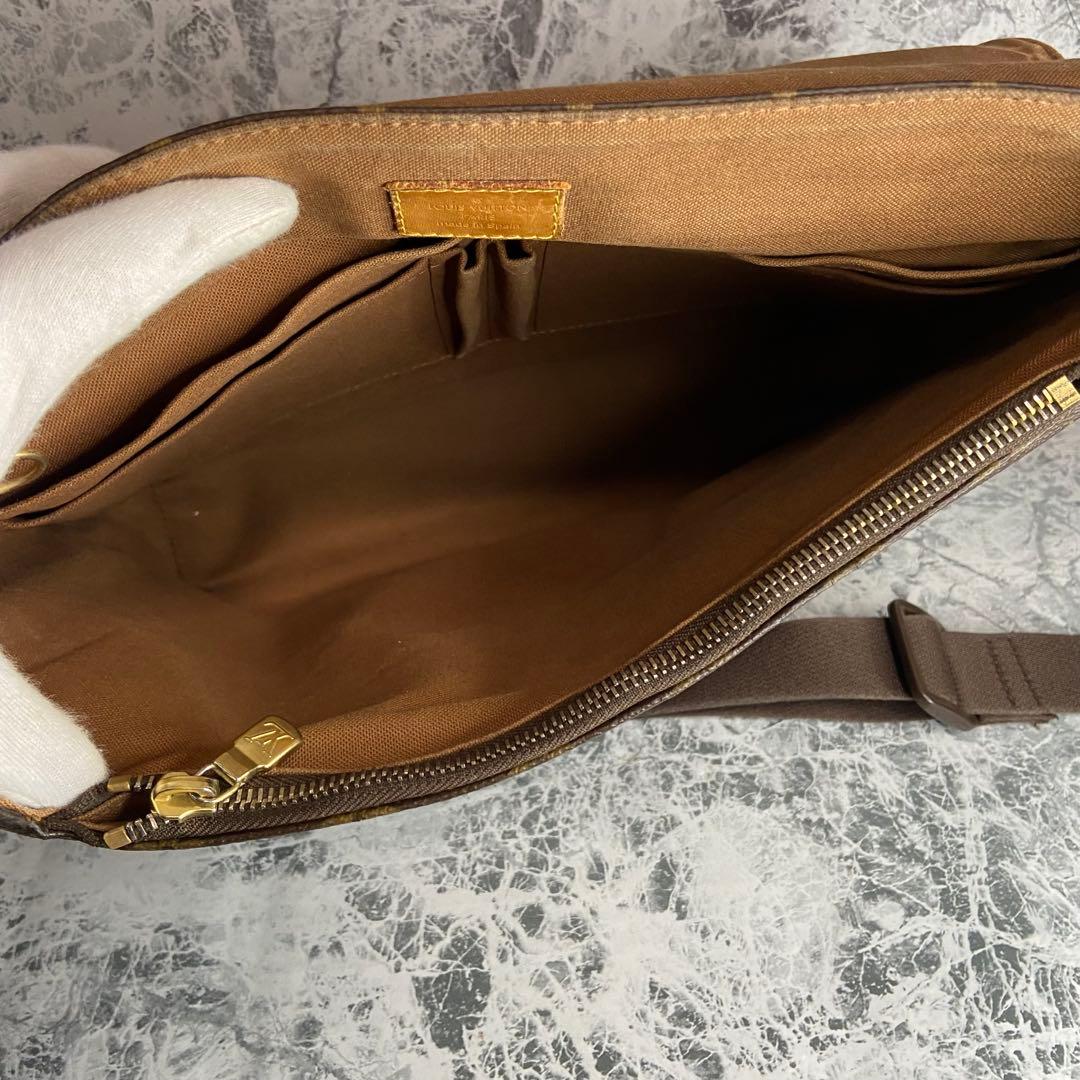 ✨LOUIS VUITTON✨　ルイヴィトン　ショルダーバッグ　メッセンジャー