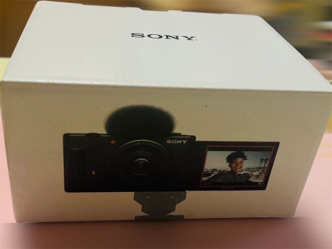 【極美品】SONY デジタルカメラ ホワイト　ZV-1F