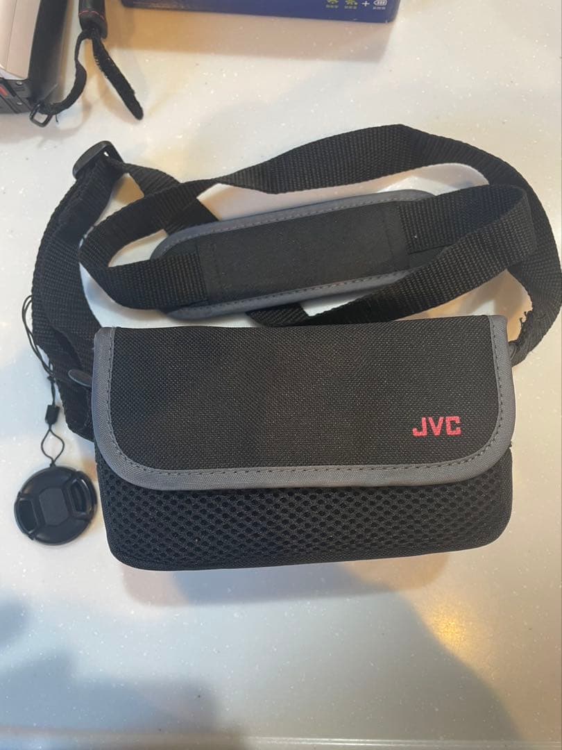 JVC Everio ビデオカメラ 本体とポーチ