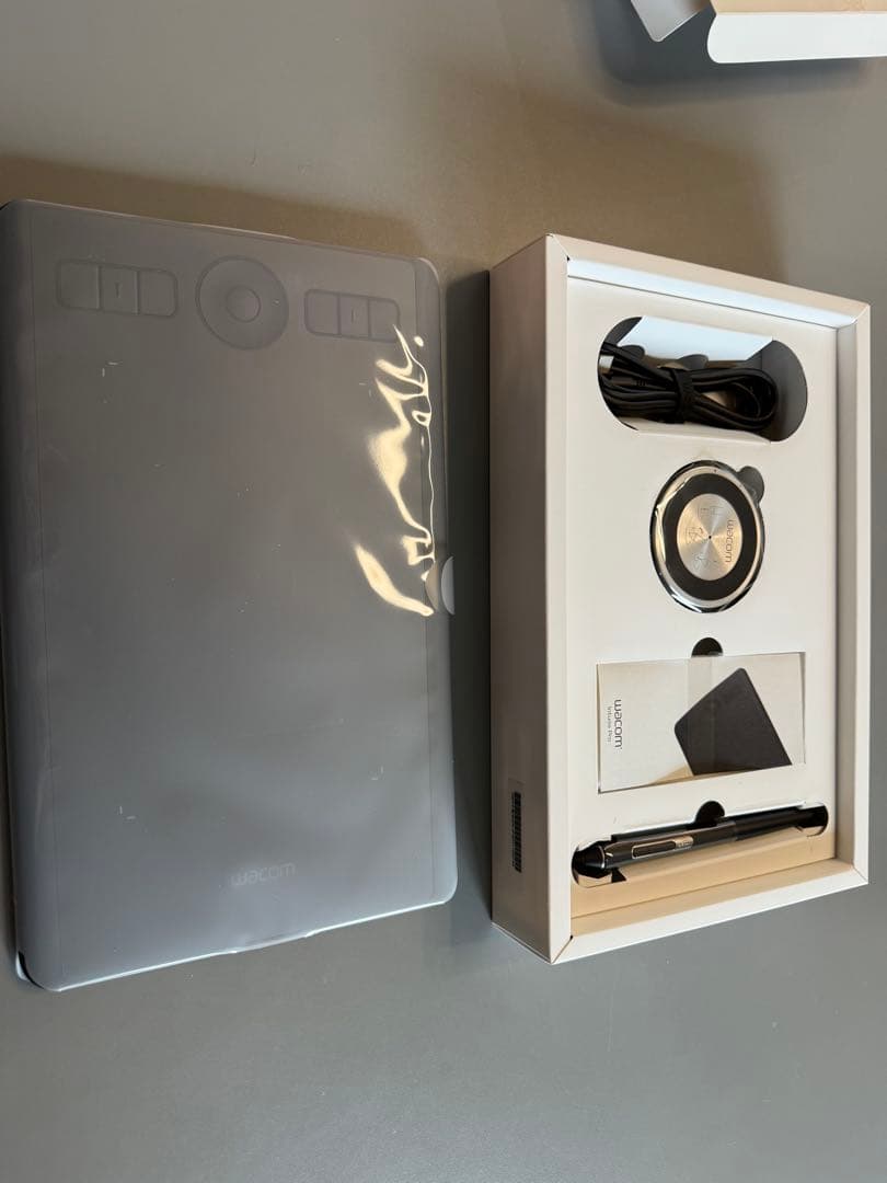 【未使用】Wacom Intuos Pro ワコム ペンタブレット 正規品