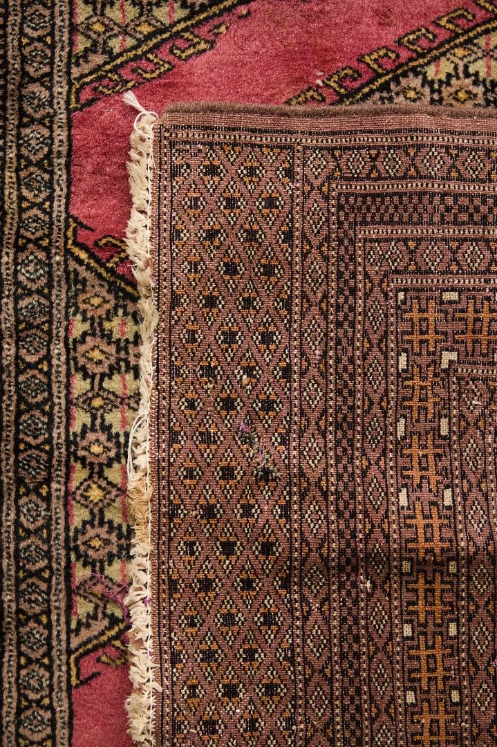 ヴィンテージラグ　トライバルラグ　パキスタン産（169×119cm）リペア跡あり