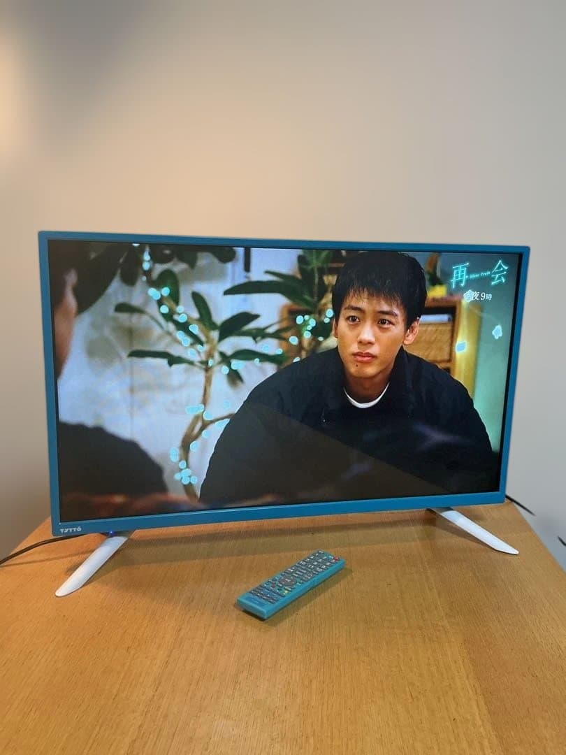 美品　届いてすぐ使える SANSUI 32型テレビ ブルー おしゃれ 付属品完備