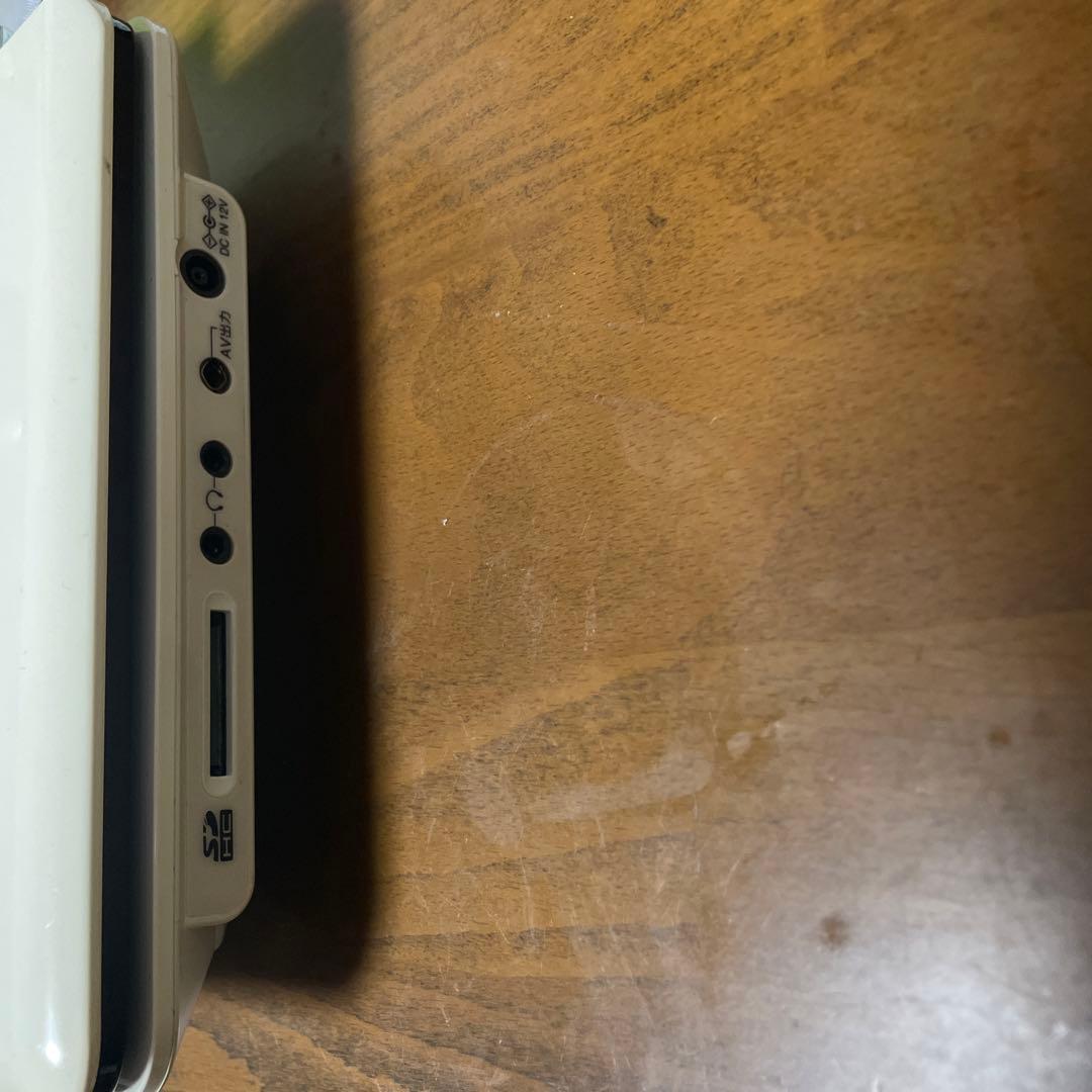 TOSHIBA ポータブルDVDプレーヤー　SD-P96DT