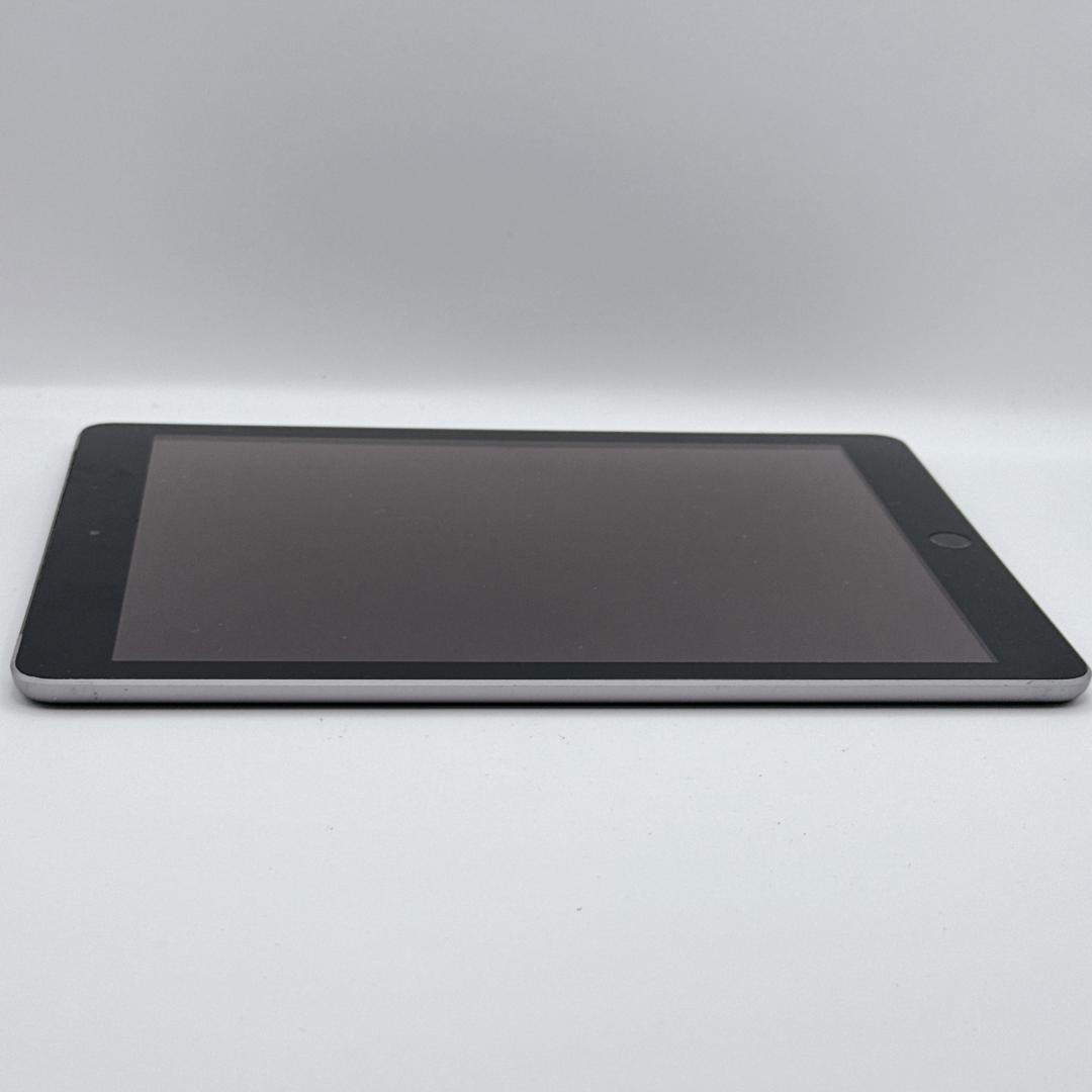 【美品】iPad (第5世代) 128GB Wi-Fiモデル スペースグレイ