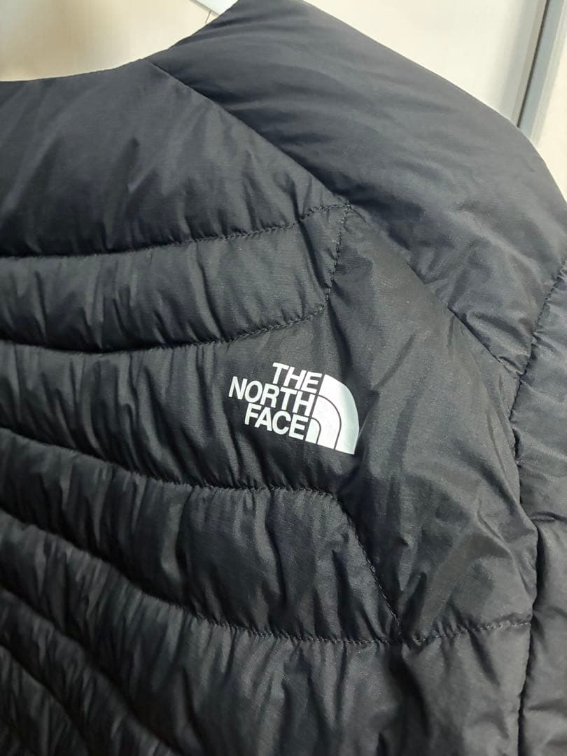 THE NORTH FACE サンダーラウンドネック ライトダウンジャケット　黒