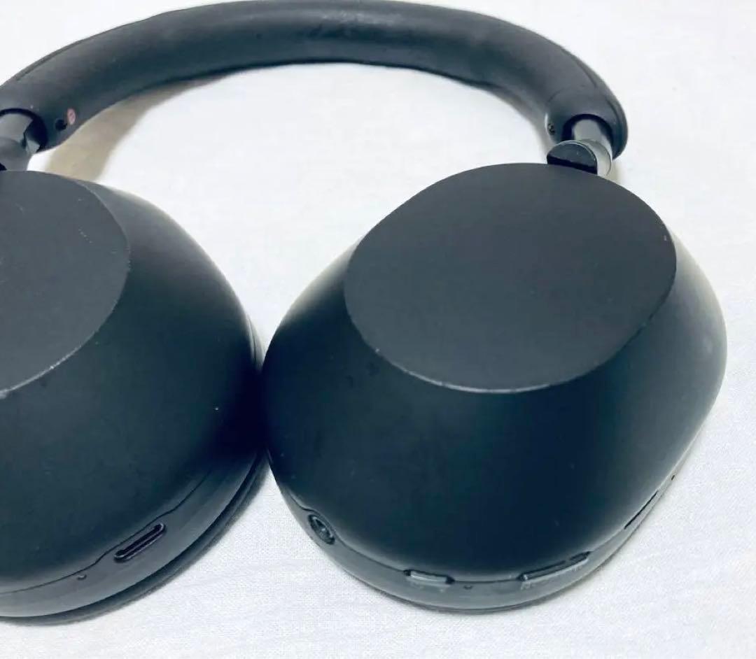 WH-1000XM5 ブラック ワイヤレスヘッドホン 収納ケース付