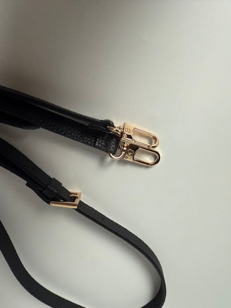 【最終価格】CUSTYPE iPhone16Proカバー ハート型ポーチ