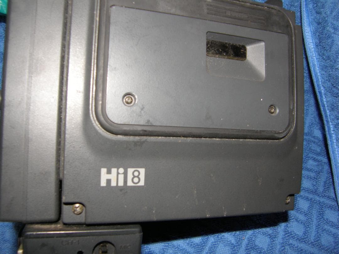 ソニーHI8ドカブルタイプレコーダーEVV-9000ジャンク品の出品です。