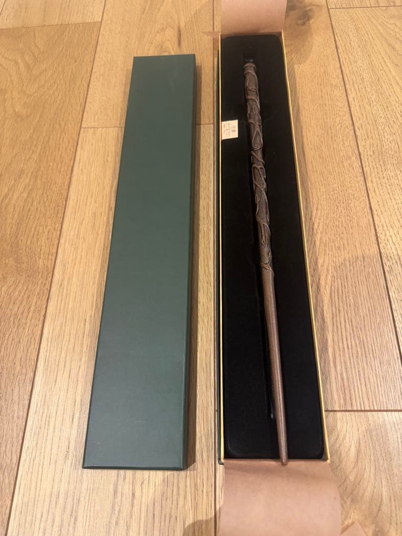 【使用一度のみ】【公式商品】ハリー・ポッター スタジオツアー　ローブ&杖のセット