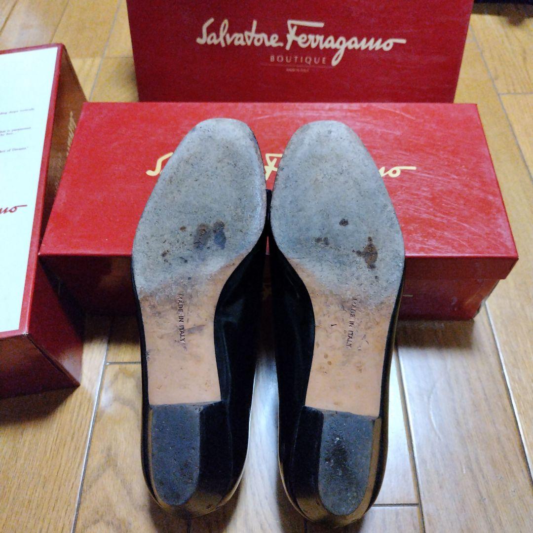 Salvatore Ferragamo 定番ヴァラ 黒23.5cm　Oku