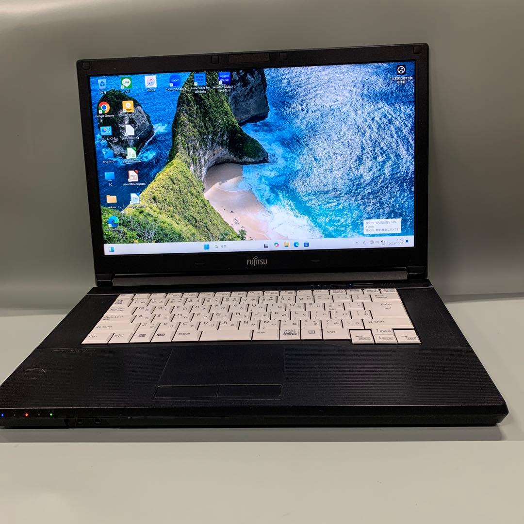 富士通　DVD 爆速SSD Windows11 ノートパソコン美品