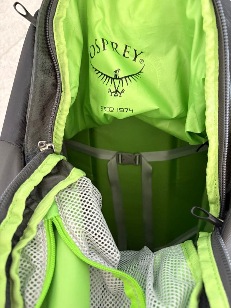 OSPREY Sojourn ブラック キャリー バックパック