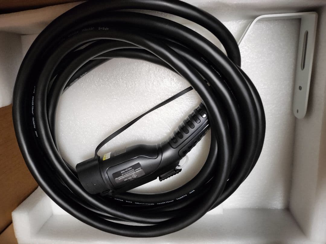 新品 スマートEV充電器 電気自動車用充電器 Q-tecno QEC-F-01