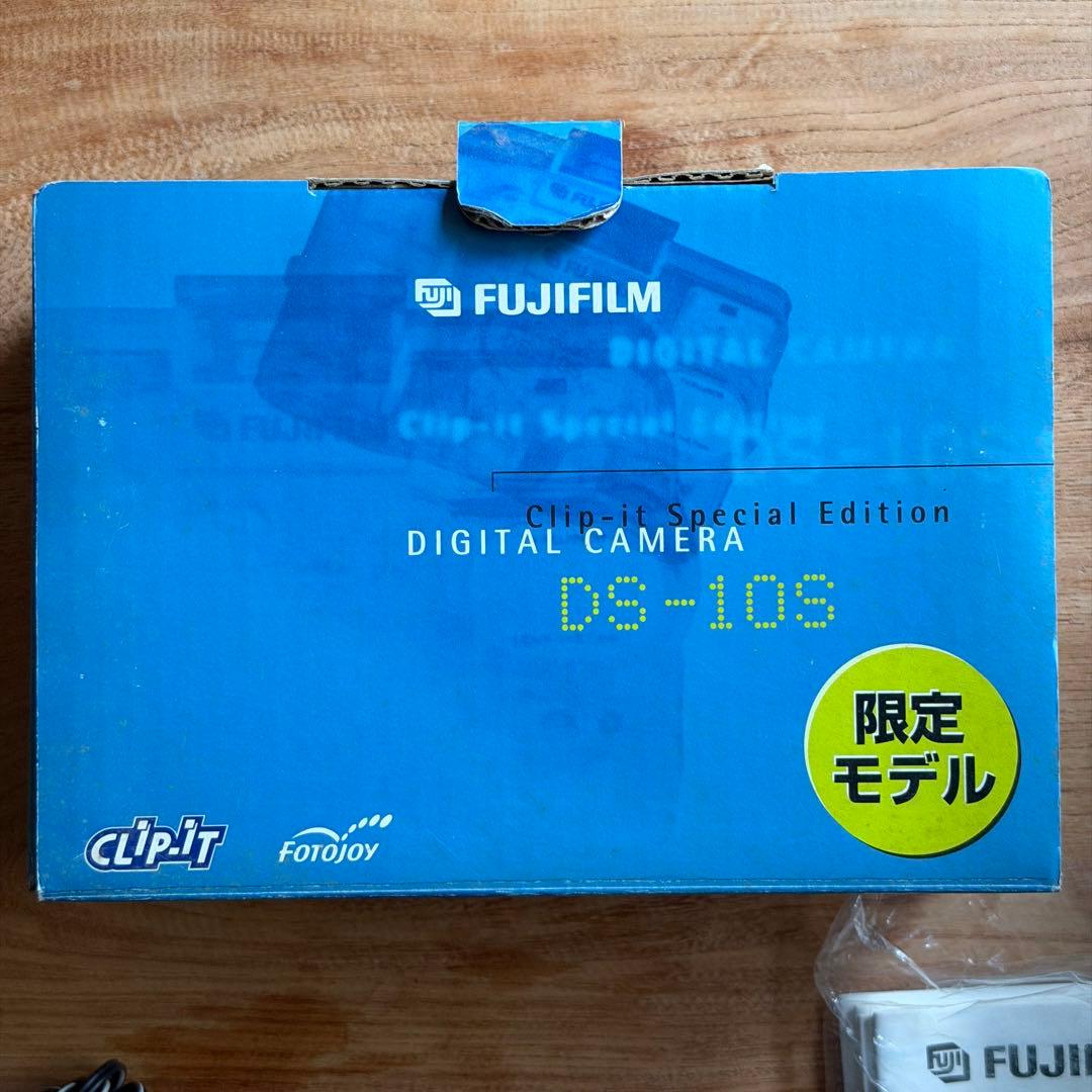 デジタルカメラ FUJIFILM CLIP-IT DS-10S special edition